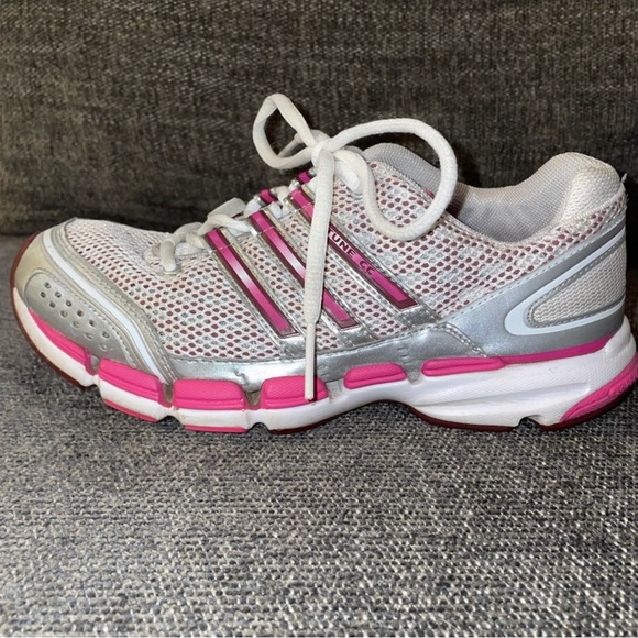 Women’s Adidas Attune Size 6.5 - Picture 3 of 15